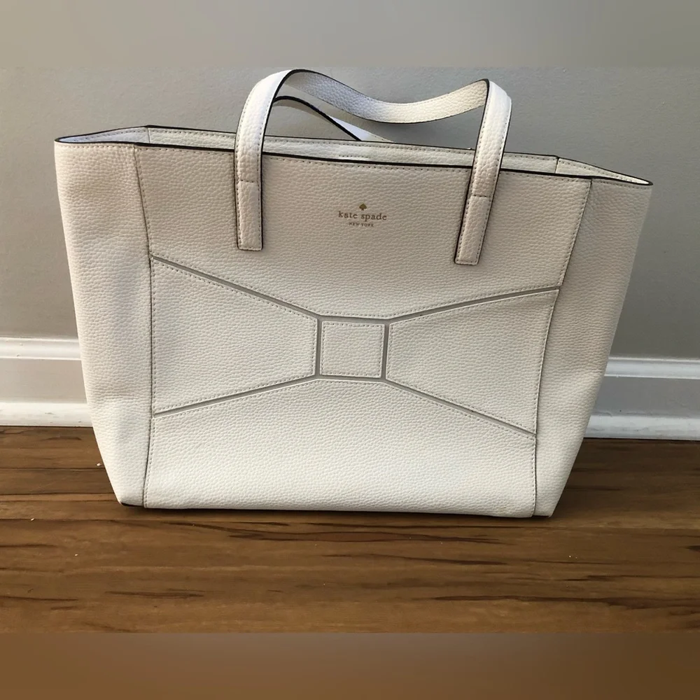 Kate Spade Tote - Picture 1 of 6